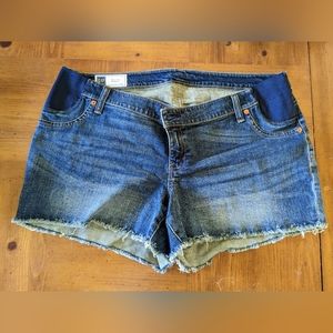 Gap maternity shorts